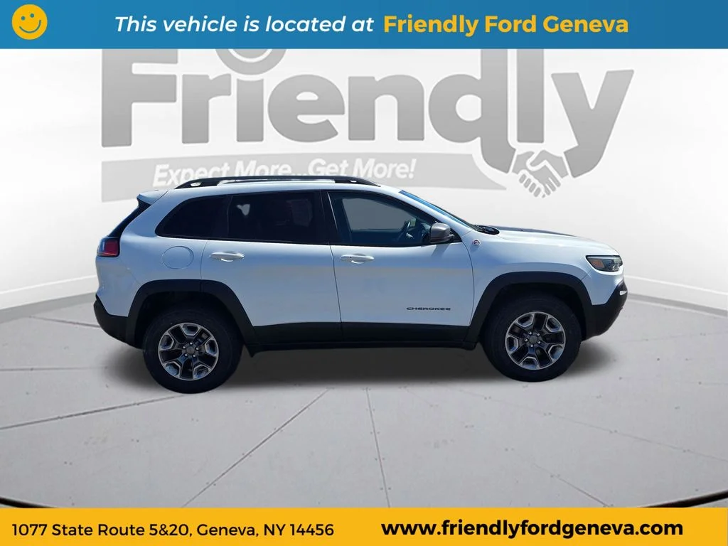 Used 2019 White Jeep Trailhawk image 4