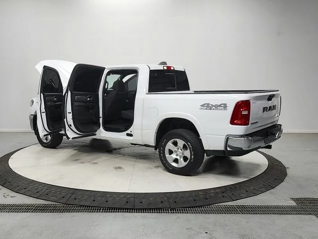 Used 2025 White Ram Big Horn/Lone Star image 13