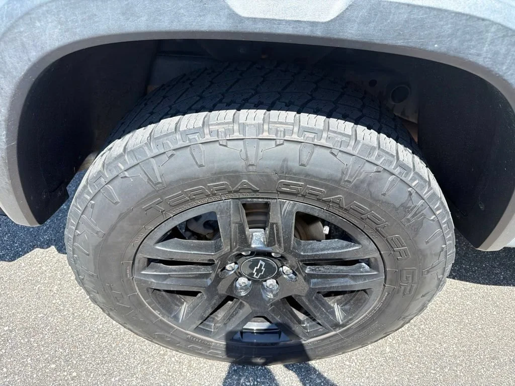 Used 2024 Summit White Chevrolet Trail Boss image 4