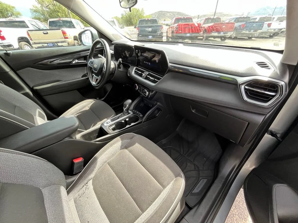 Used 2024 Sterling Gray Metallic Chevrolet LT image 19