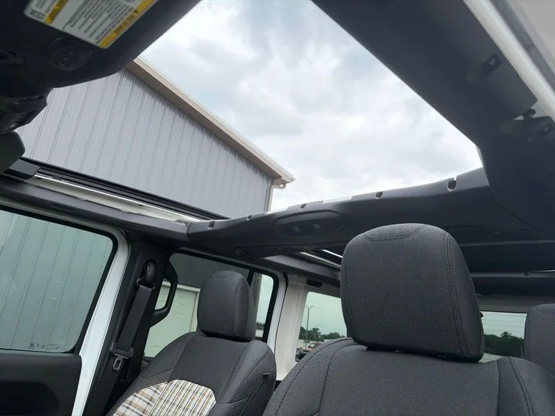 New 2026 Bright White Clearcoat Jeep 85th Anniversary Edition image 17