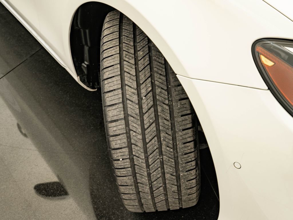 Used 2018 White Mercedes-Benz E 400 Wagon image 55