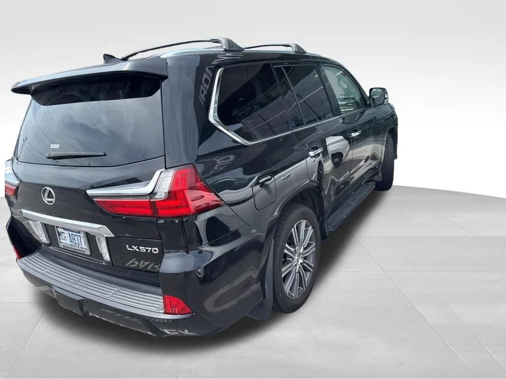 Used 2017 Black Lexus 570 image 10