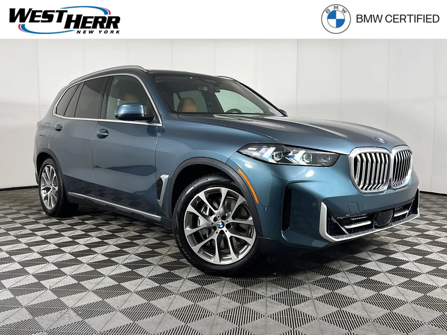2026 BMW X5 xDrive50e's photo