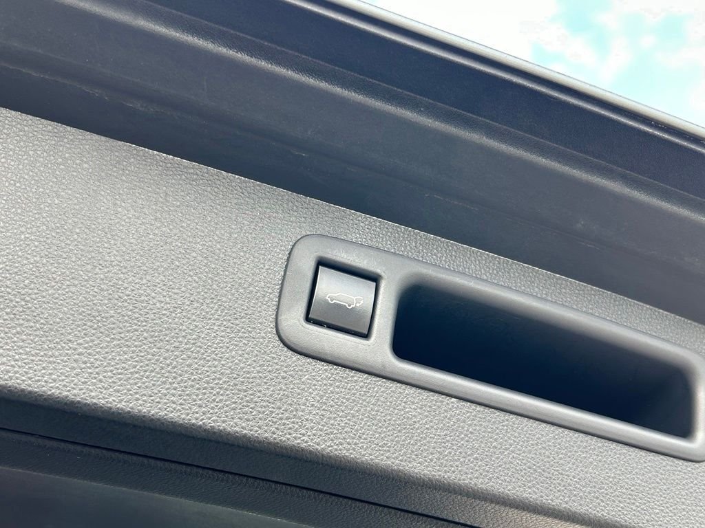 Used 2022 Moon Dust Toyota XLE image 54