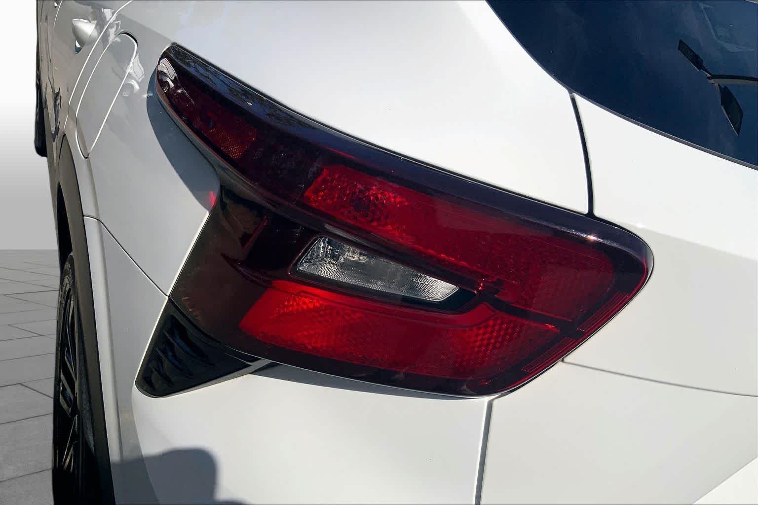 Used 2024 Summit White Chevrolet ACTIV image 28