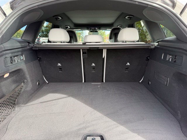 Used 2023  Mercedes-Benz GLC 300 image 10