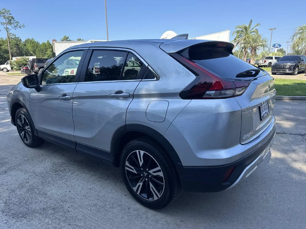 Used 2025 Alloy Silver Metallic Mitsubishi  image 10