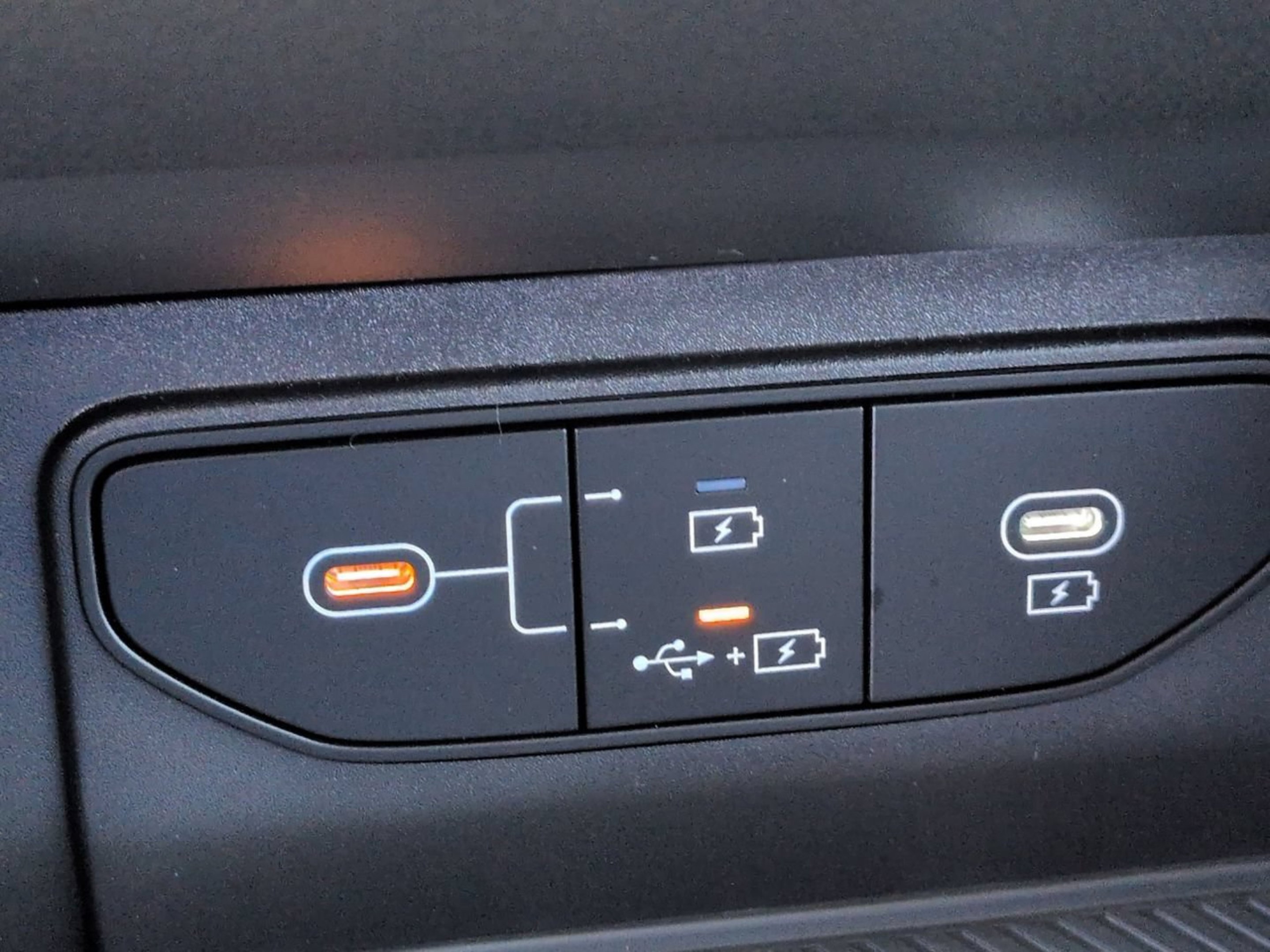 New 2026 Snow White Pearl Kia LX image 19