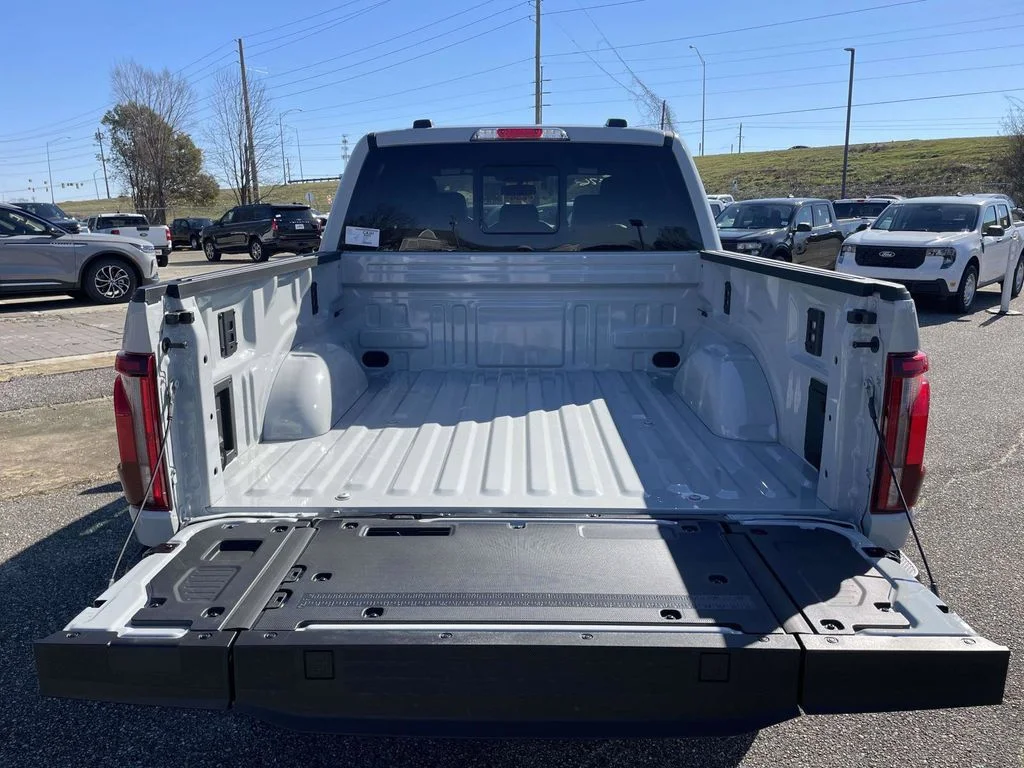New 2026 Avalanche Ford Lariat® image 10
