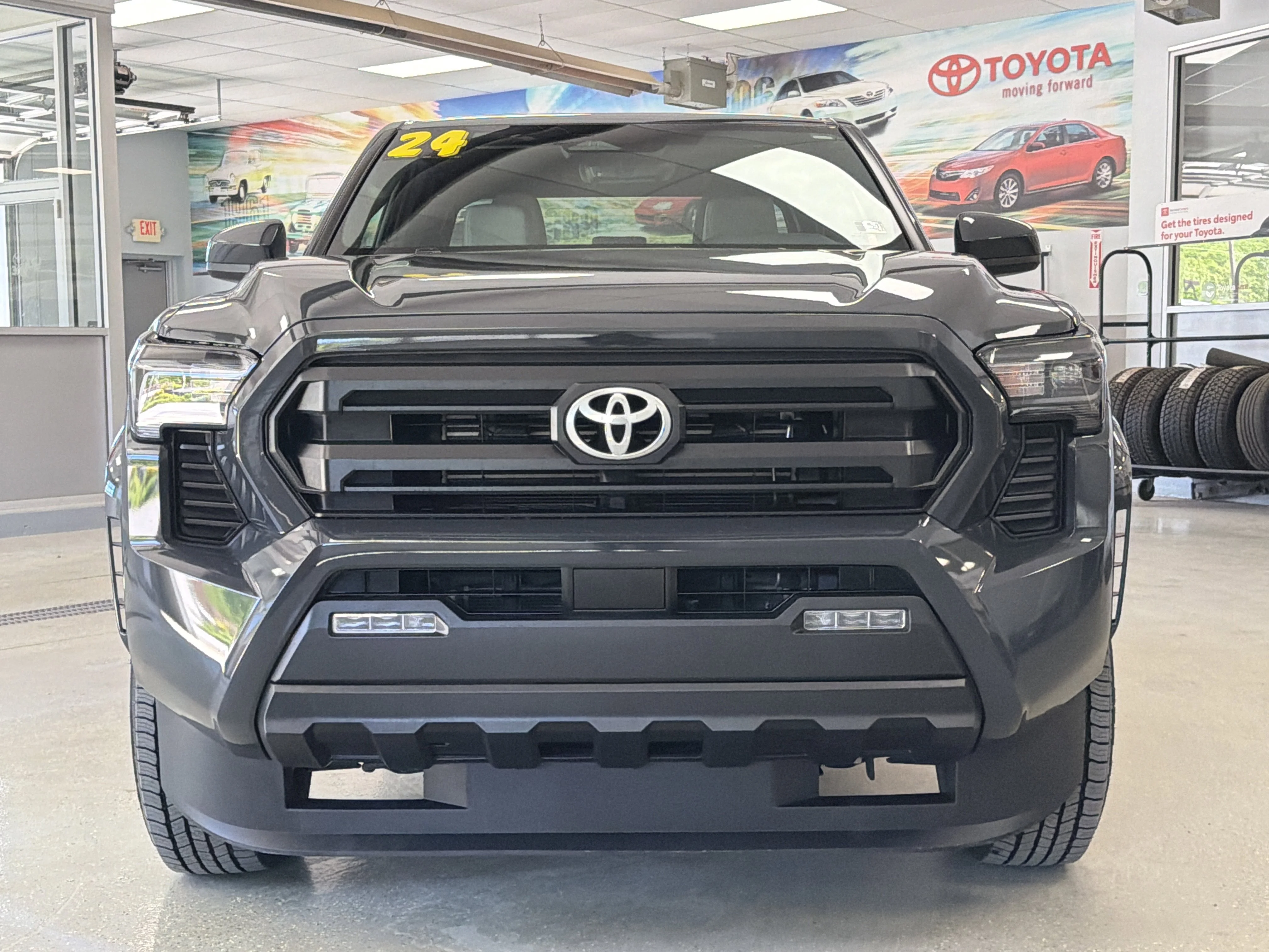 2024 Toyota Tacoma SR5 - Photo 7