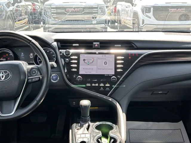 Used 2018 Gray Toyota XLE image 24