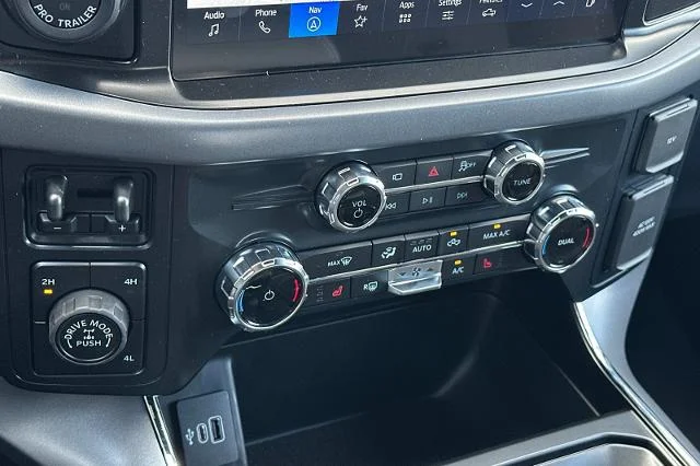 New 2026 Carbonized Gray Metallic Ford XLT image 39
