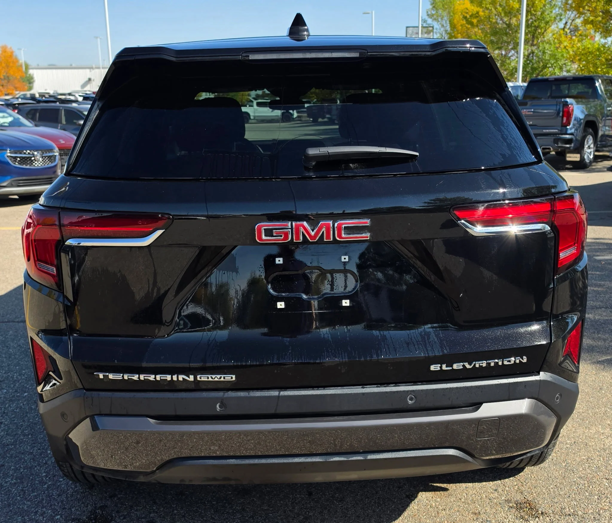 Used 2026 Ebony GMC AWD Elevation image 4