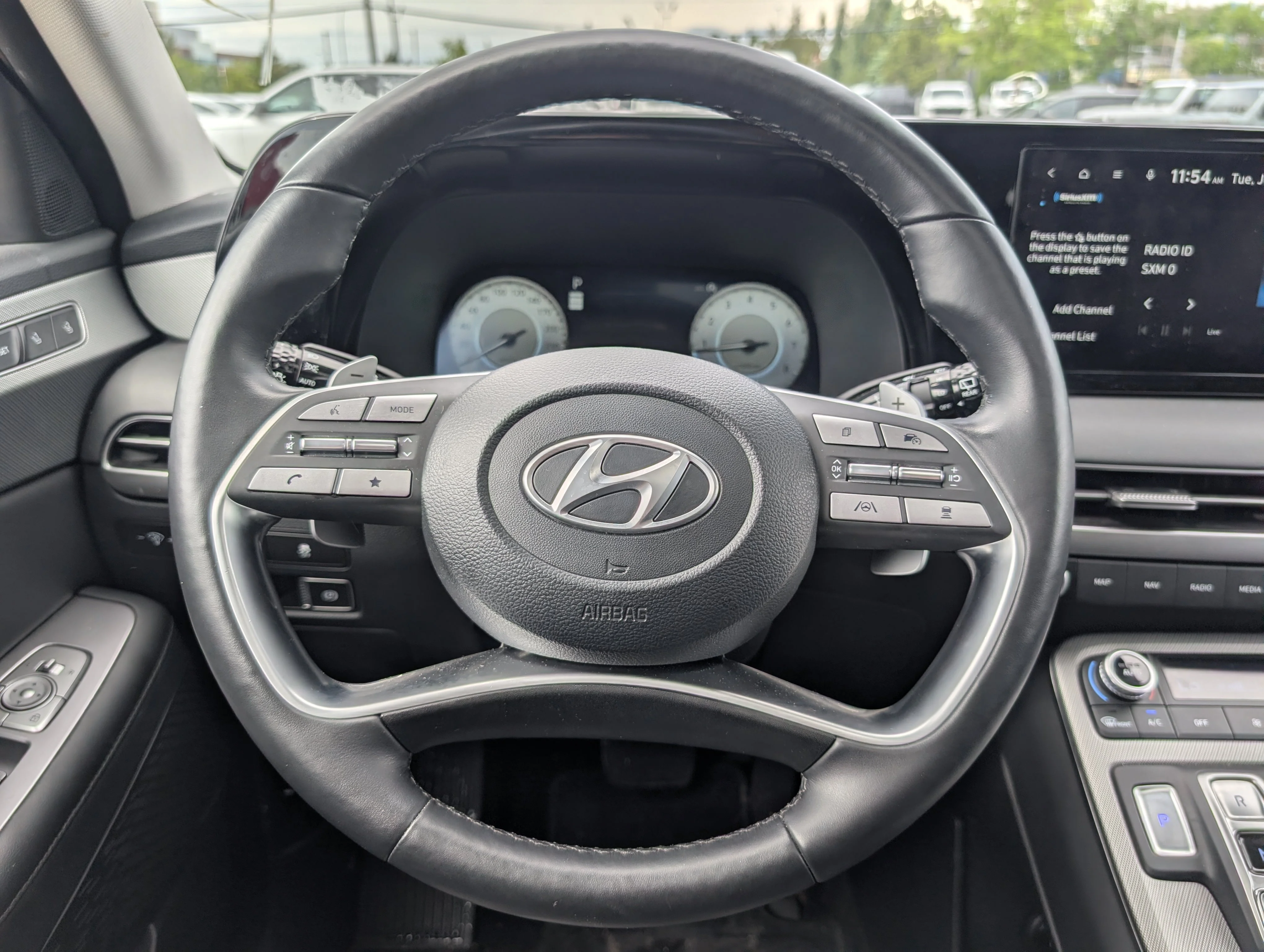 Used 2024 Abyss Black Hyundai Urban image 25