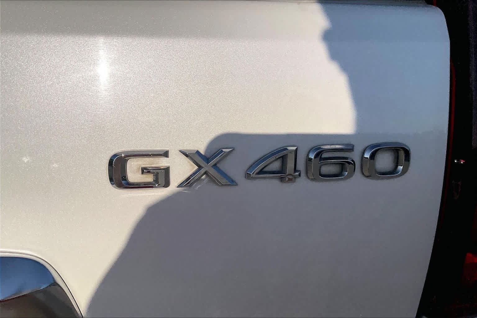 Used 2022 Starfire Pearl Lexus Luxury image 10