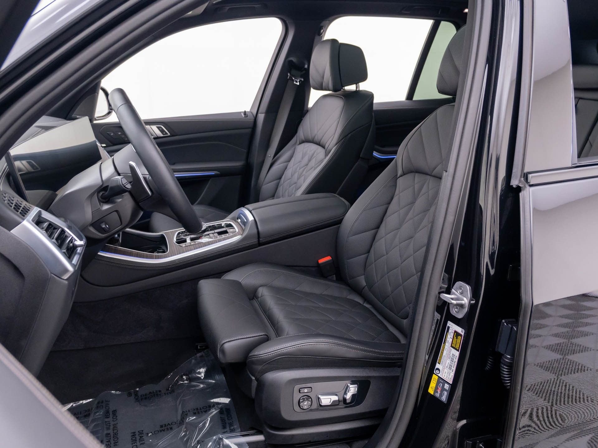 Used 2026 Black BMW xDrive50e image 17