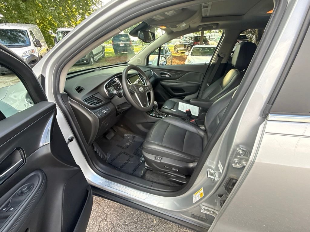 Used 2017 Silver Buick Essence image 13