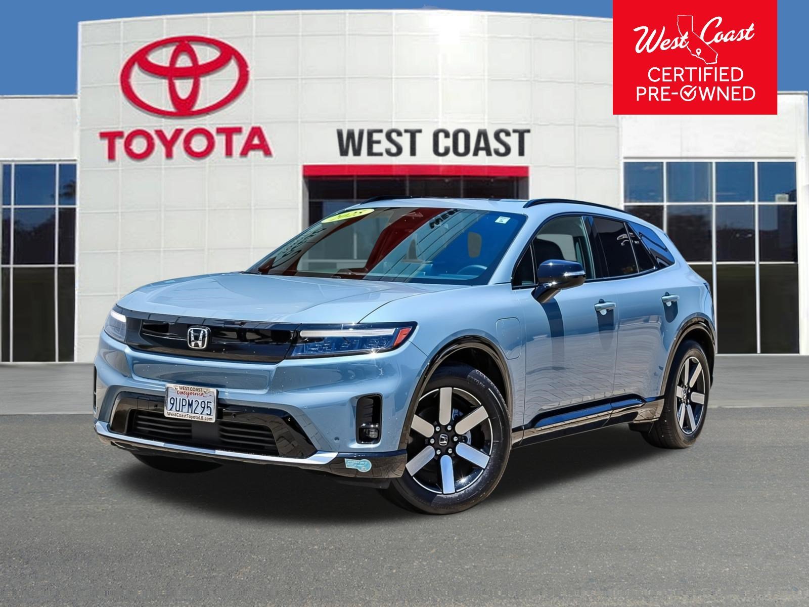 Used 2025 Sonic Gray Pearl Honda Touring image 1