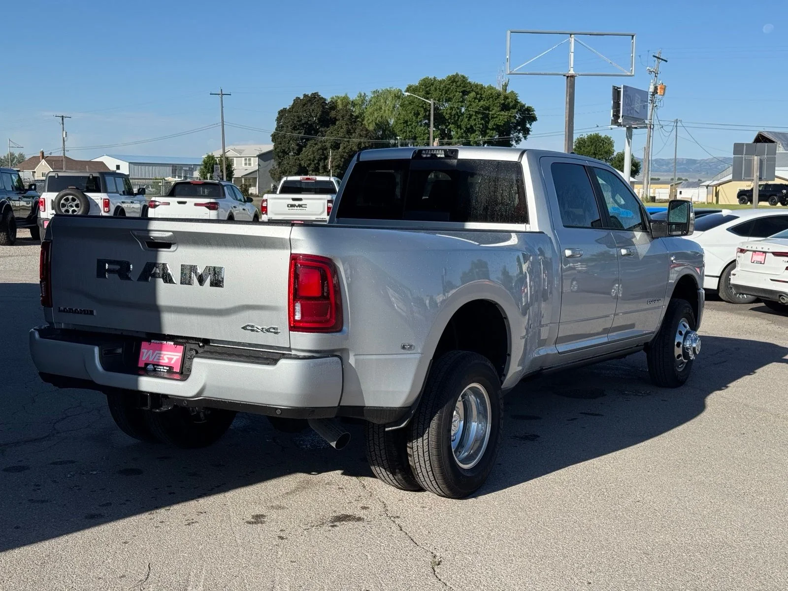 New 2026 Silver-Zynith Exterior Paint RAM Laramie image 7