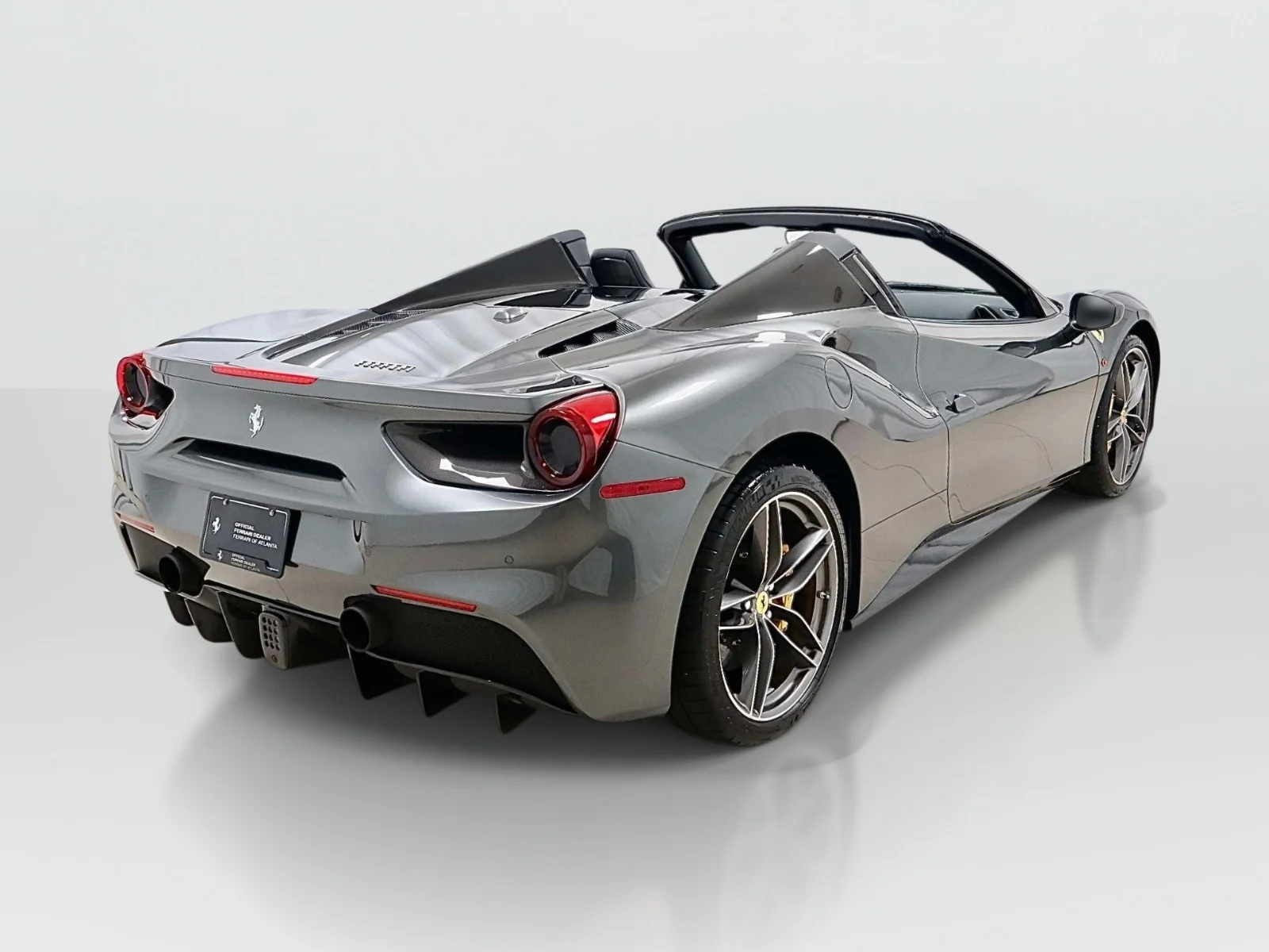 Used 2018 Grigio Silverstone Metallic Ferrari Convertible image 5