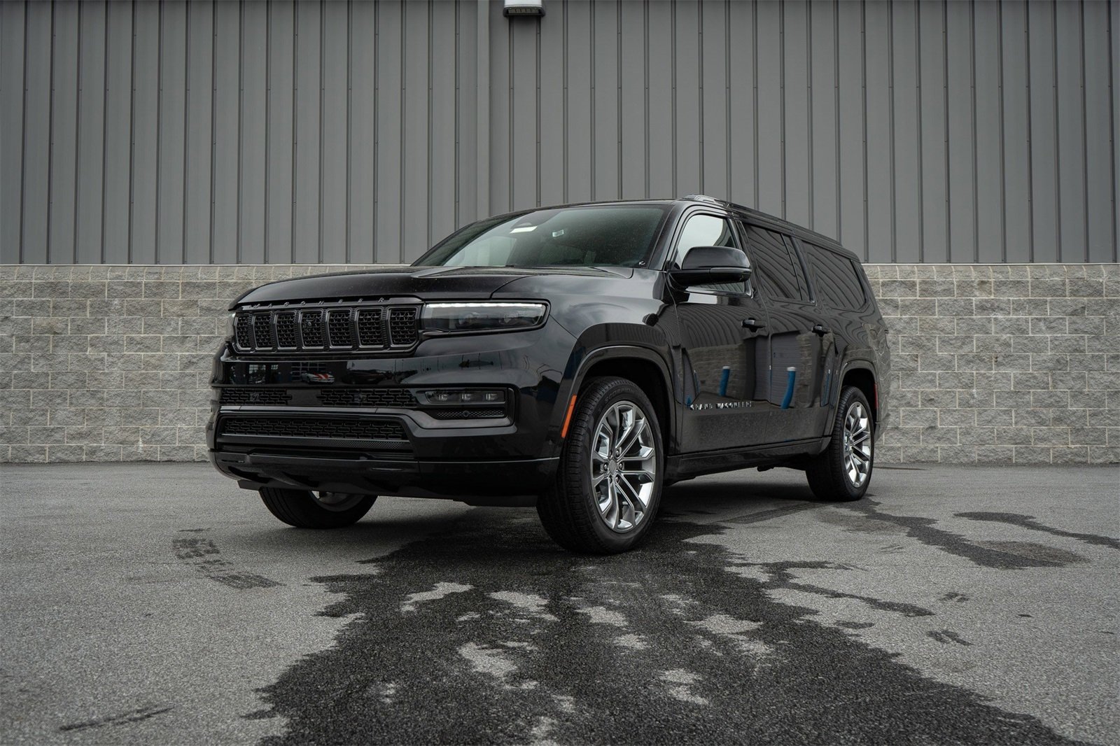 2024 Jeep Grand Wagoneer L II photo 4