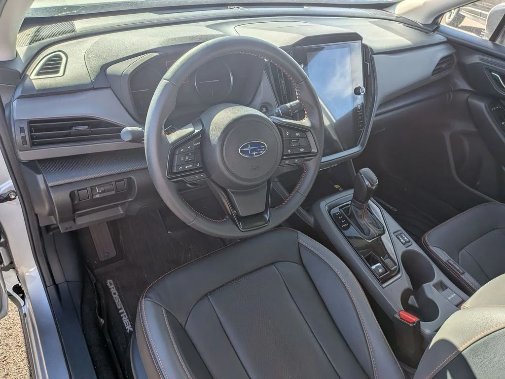 Used 2025 Ice Silver Metallic Subaru Limited image 10