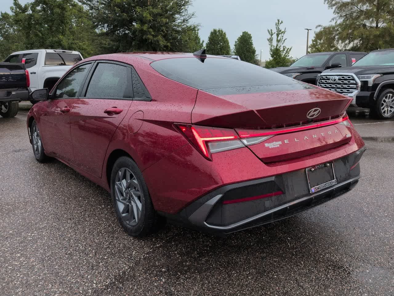 Used 2024 Ultimate Red Metallic Hyundai Blue image 4