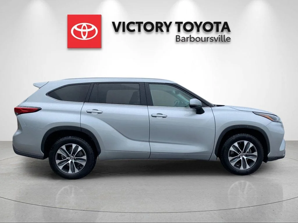 Used 2023 Silver Toyota XLE image 6