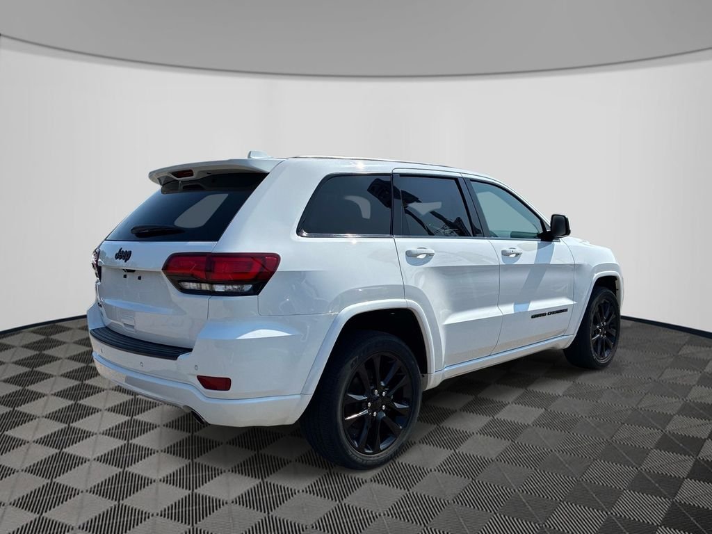 Used 2021 White Jeep Laredo X image 7