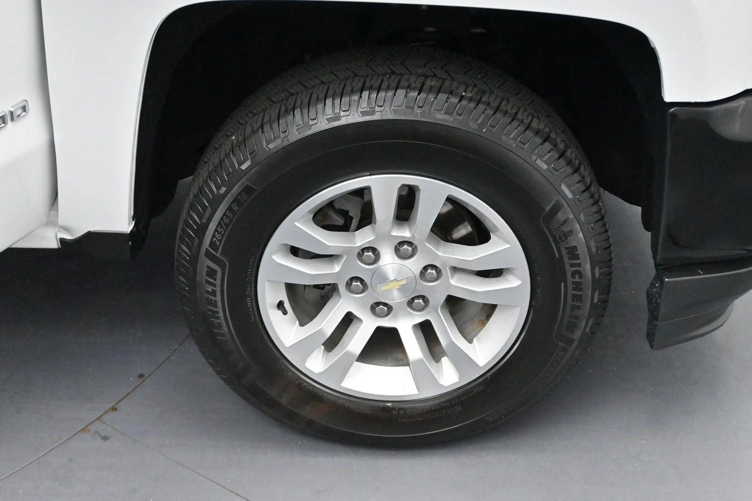 Used 2018 SUMMIT WHITE Chevrolet Work Truck image 28