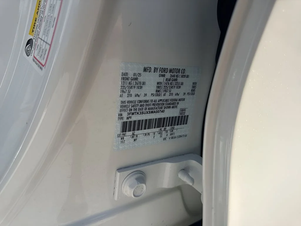 Used 2025 White Ford Premium image 33