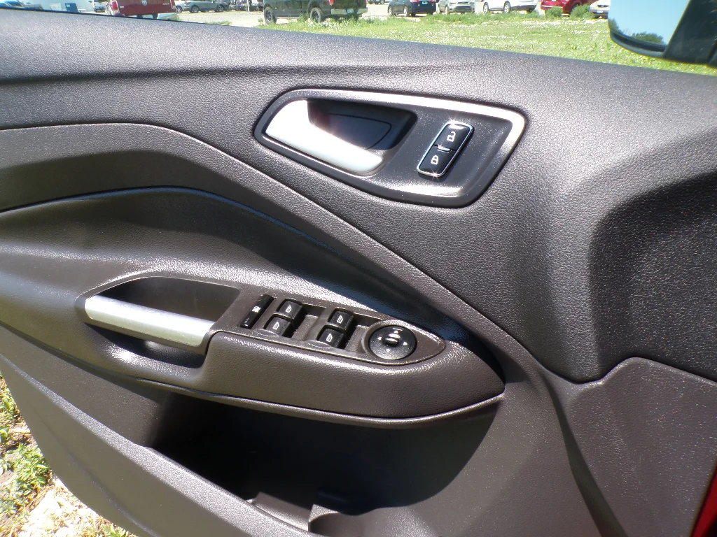 Used 2016 Sunset Ford SE image 17
