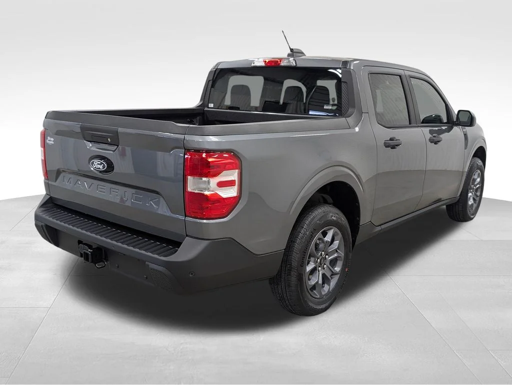 New 2026 Carbonized Gray Metallic Ford XLT image 18