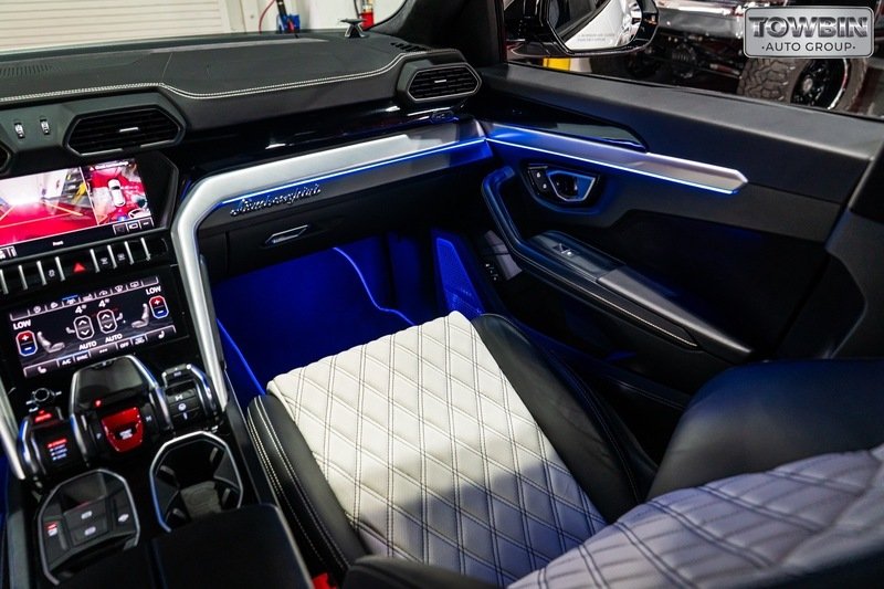 Used 2019  Lamborghini Base image 8