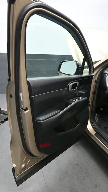 2021 Kia Sorento S - Photo 9