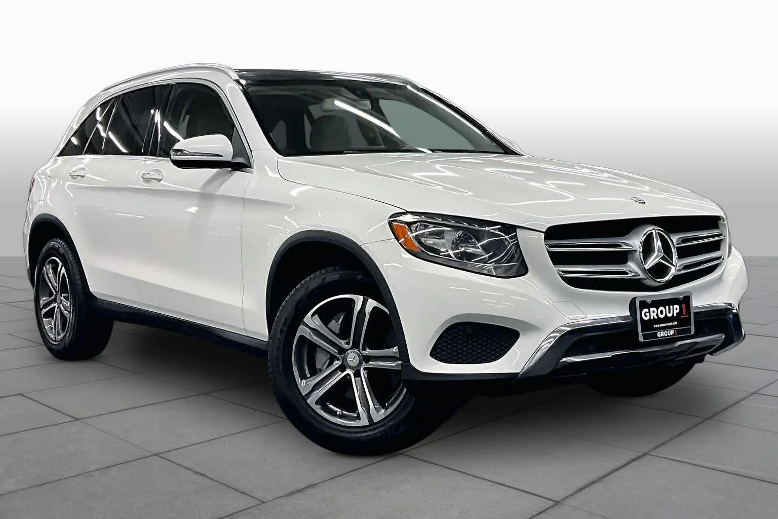 Used 2016 Polar White Mercedes-Benz GLC 300 image 2