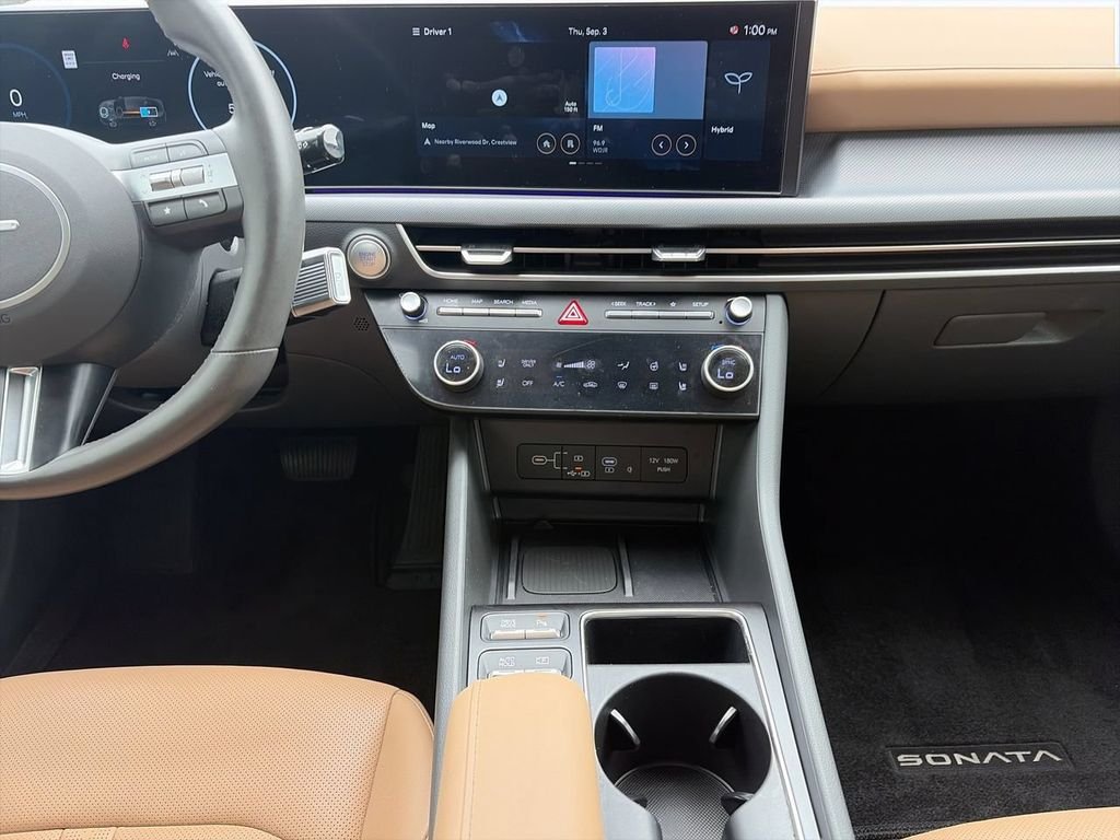 Used 2025 White Hyundai Limited image 11