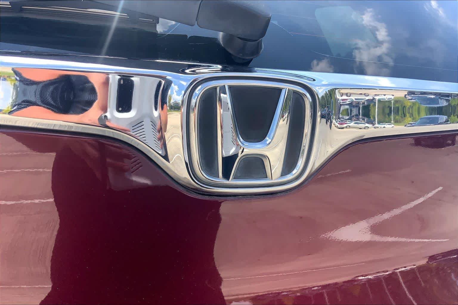 Used 2019 Basque Red Pearl II Honda LX image 10