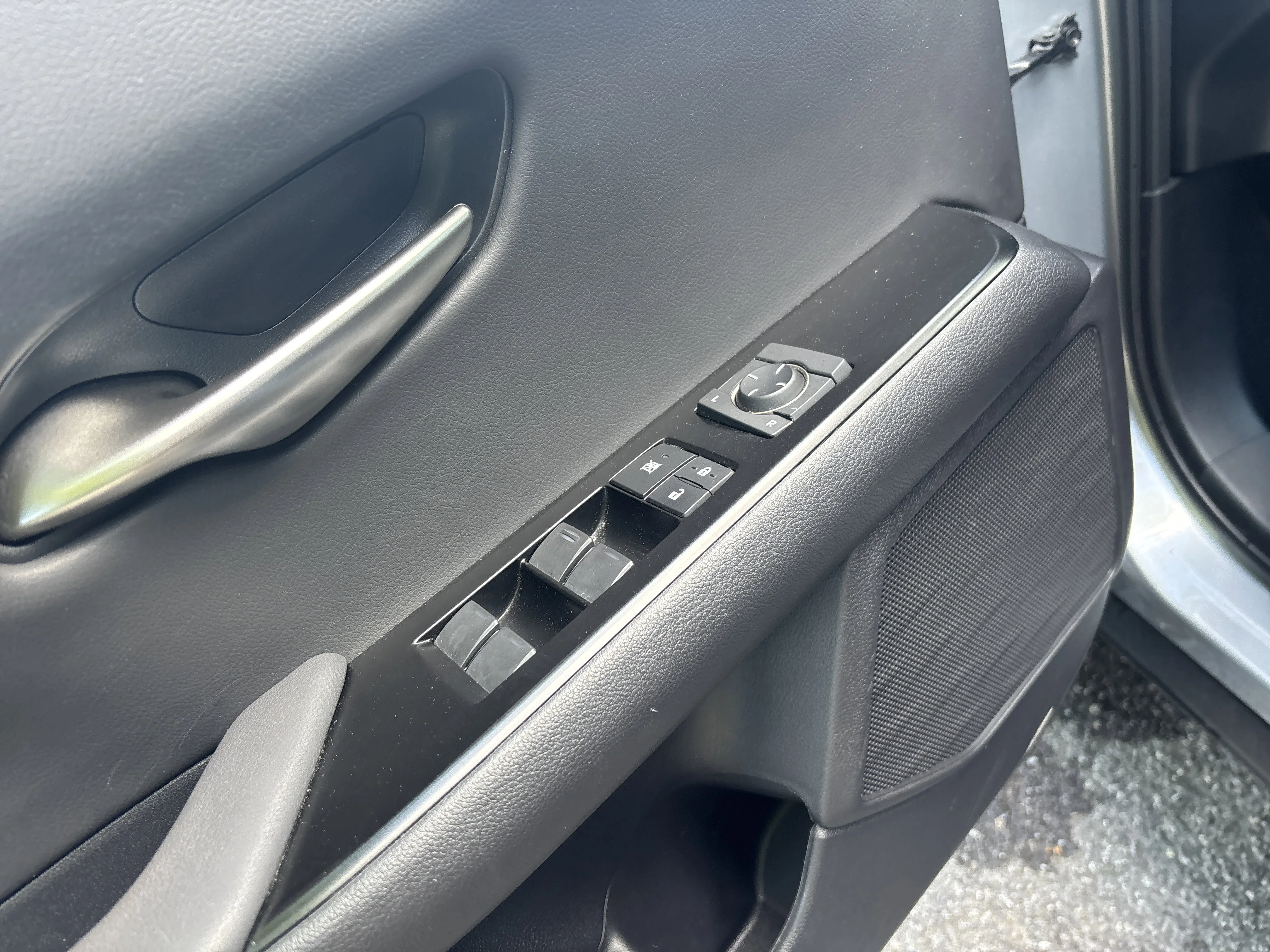 Used 2024 Iridium Lexus UX 250h Premium image 17