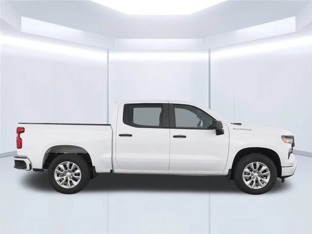 2024 Chevrolet Silverado 1500 Custom - Photo 11