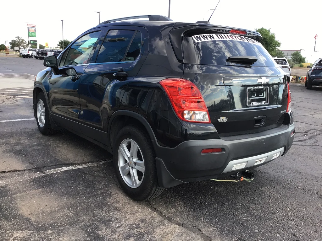 Used 2016 BLACK GRANITE METALLIC Chevrolet LT image 4