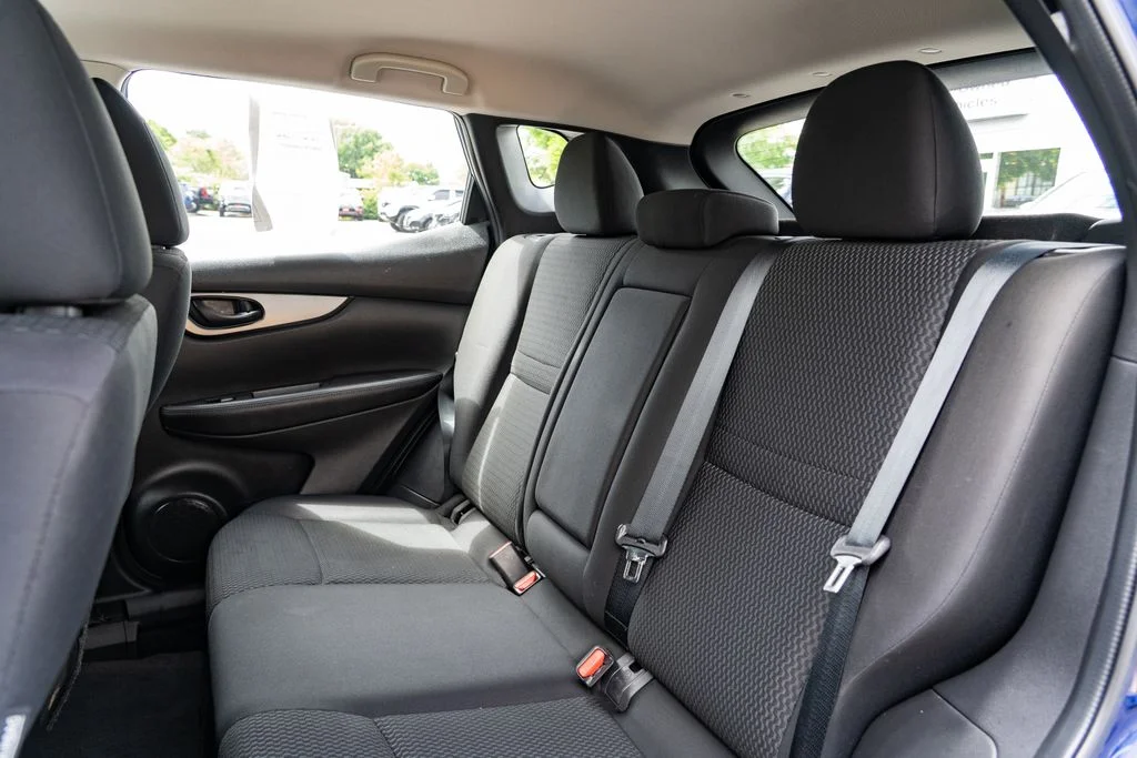 Used 2019 Blue Nissan S image 21