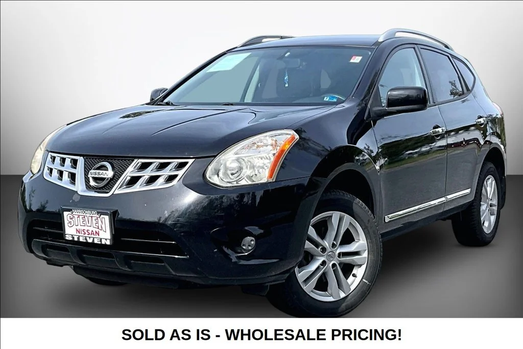 Used 2013 Black Nissan SV image 3