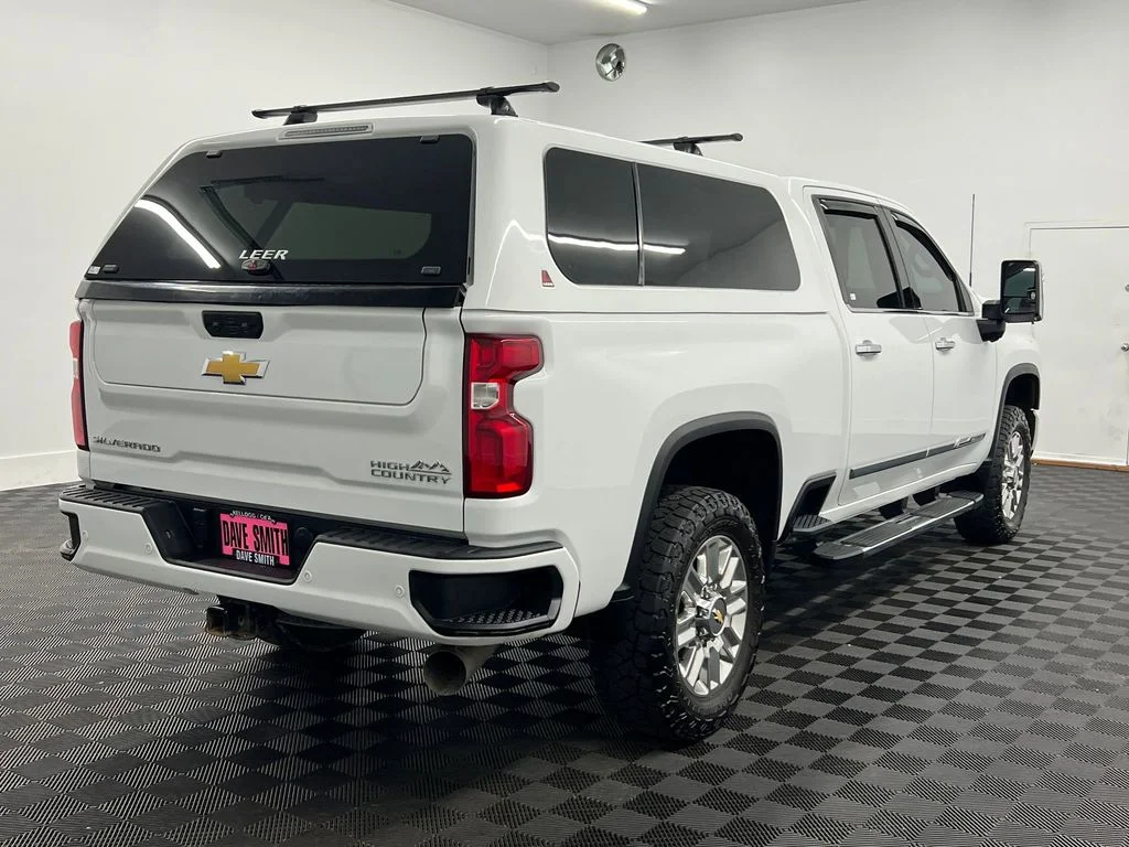 Used 2024 Summit White Chevrolet High Country image 8