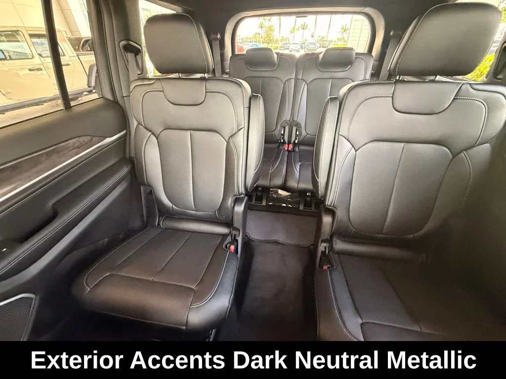 New 2026 Bright White Clear-Coat Exterior Paint Jeep Limited Reserve image 25