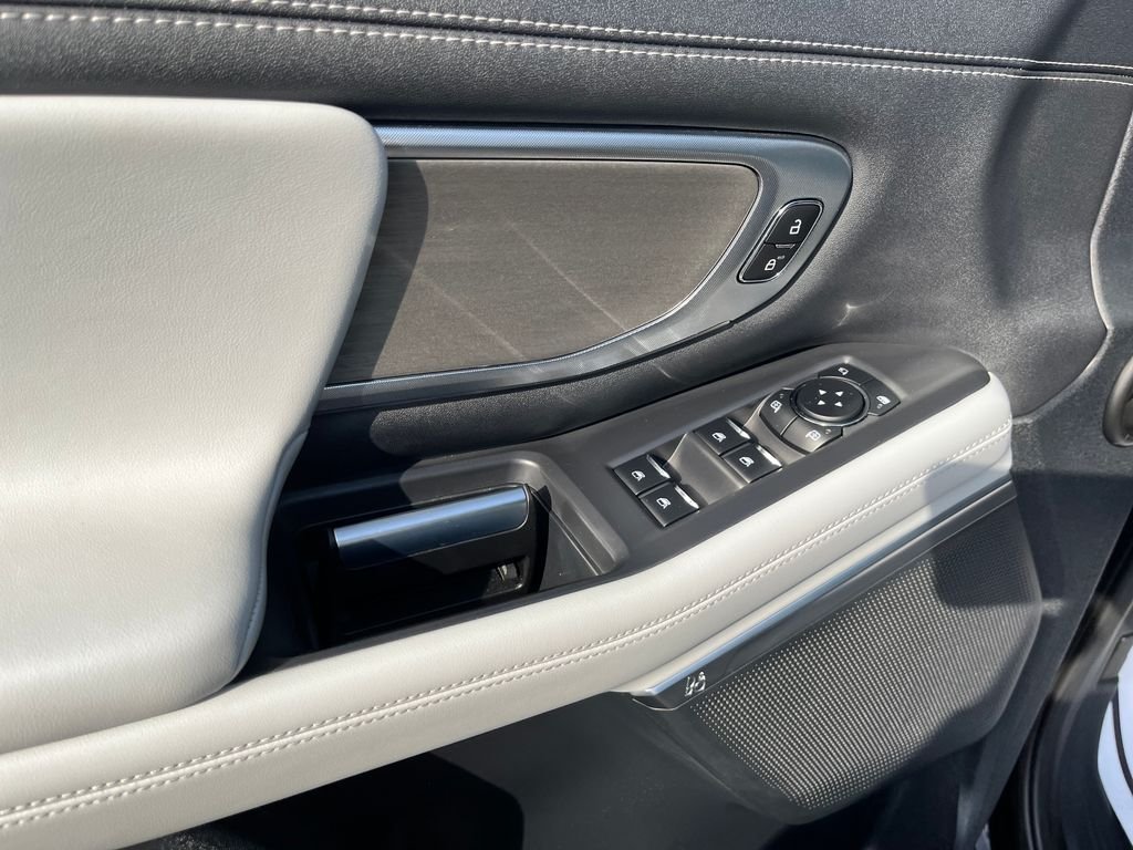 Used 2025 Black Ford Platinum image 10