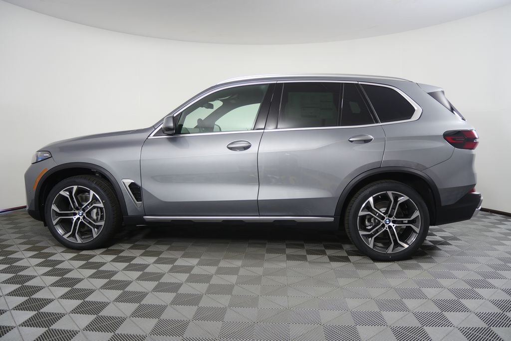 New 2026 Gray Metallic BMW sDrive40i image 6