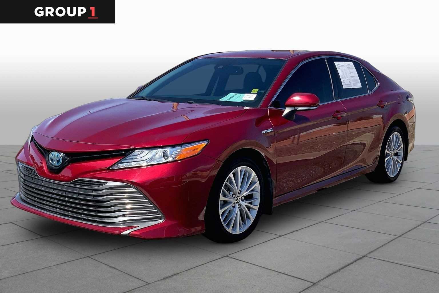 2020 Toyota Camry Hybrid XLE