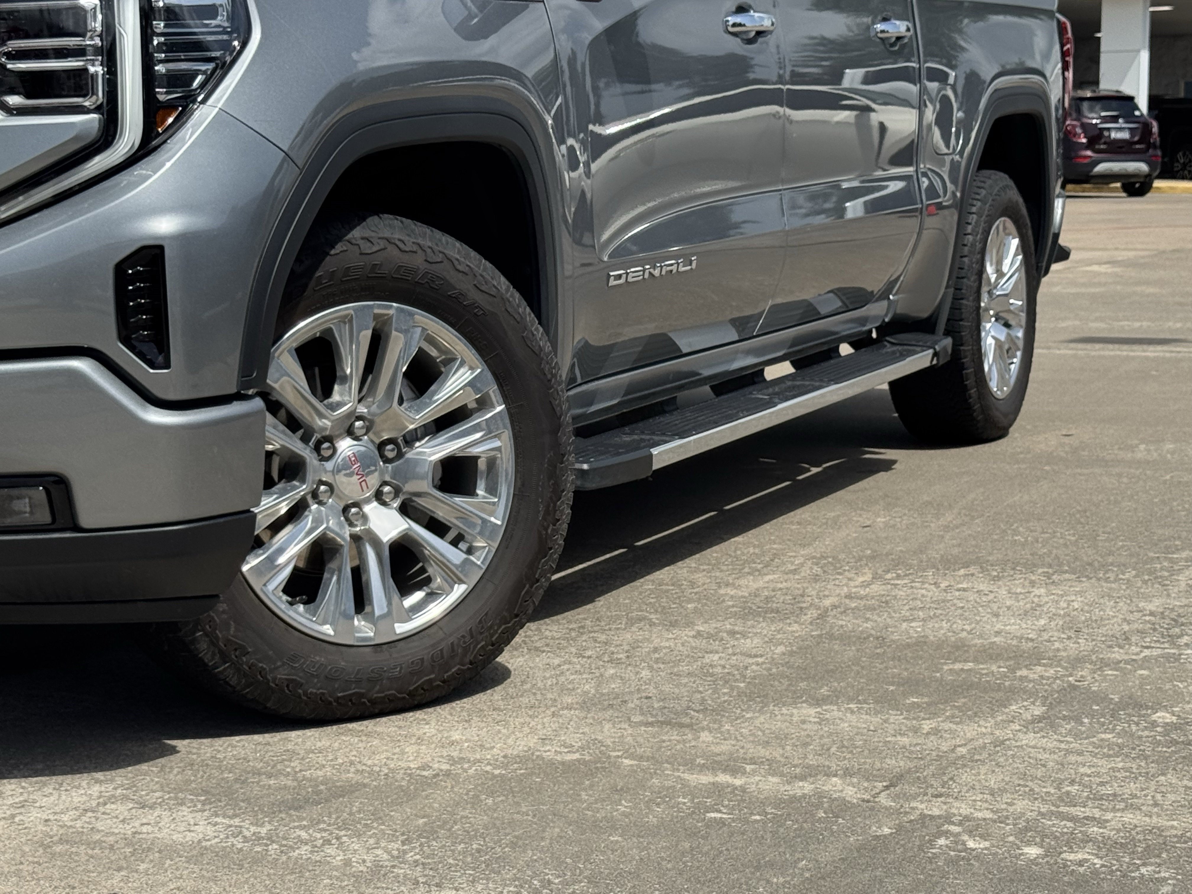 Used 2025 Sterling Metallic GMC Denali image 3